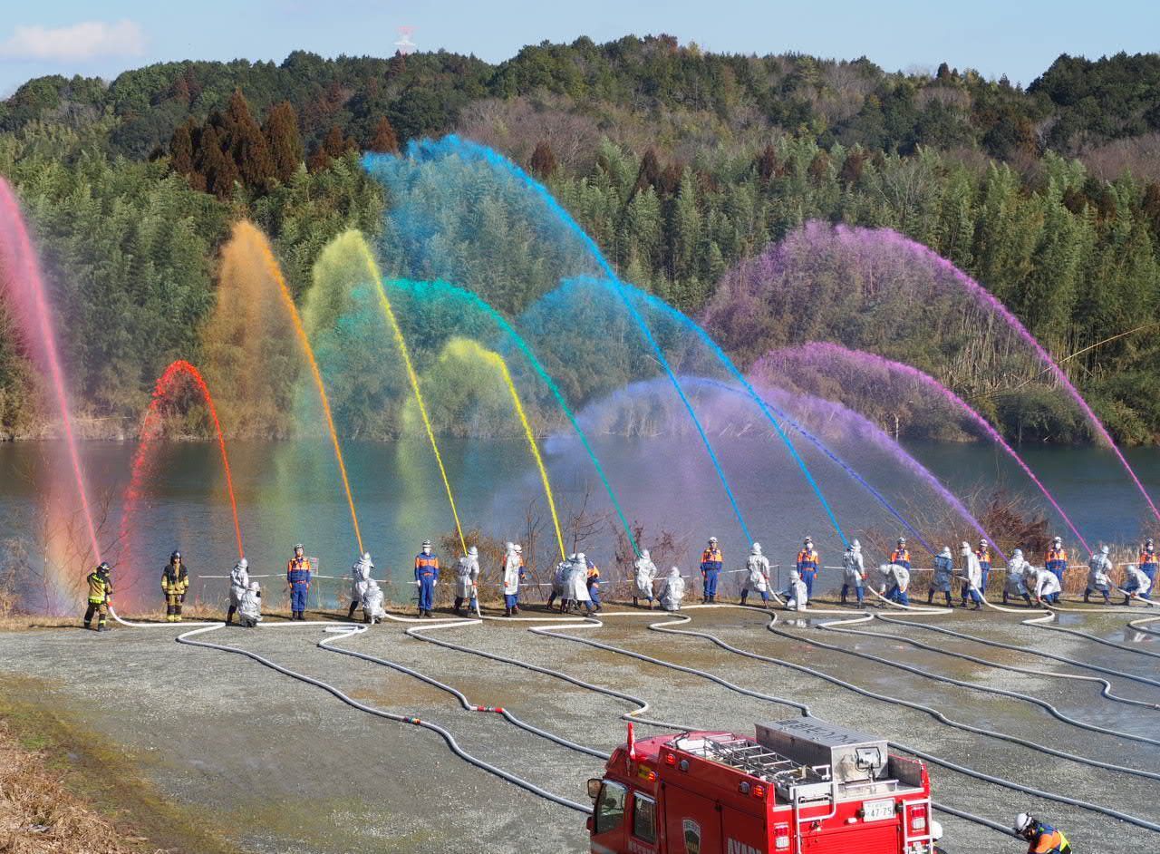 出初式儀式放水の写真