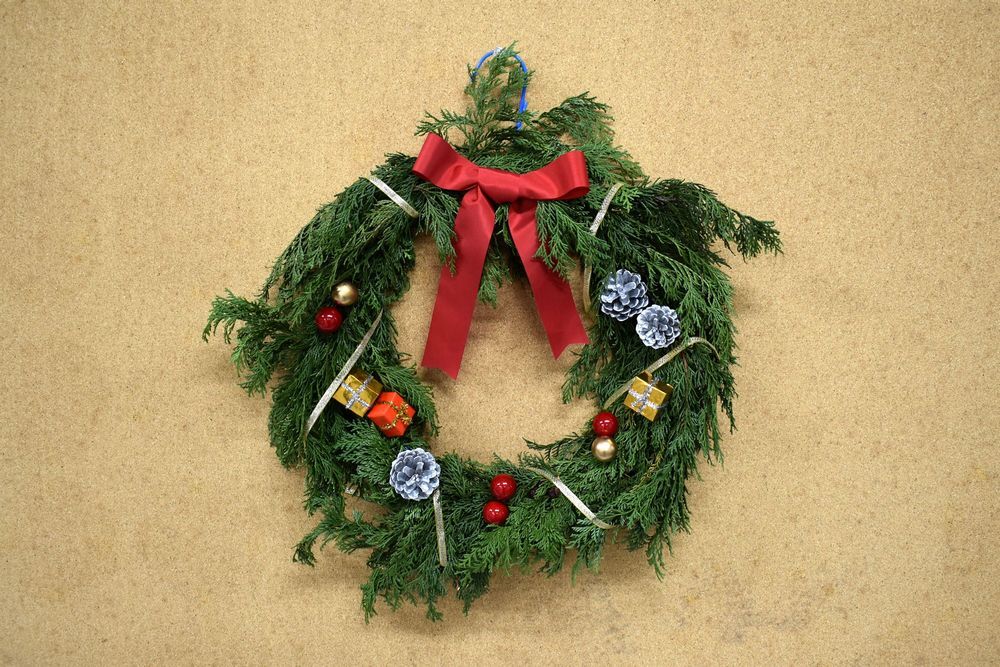 「手作りクリスマスリース」の工作見本写真