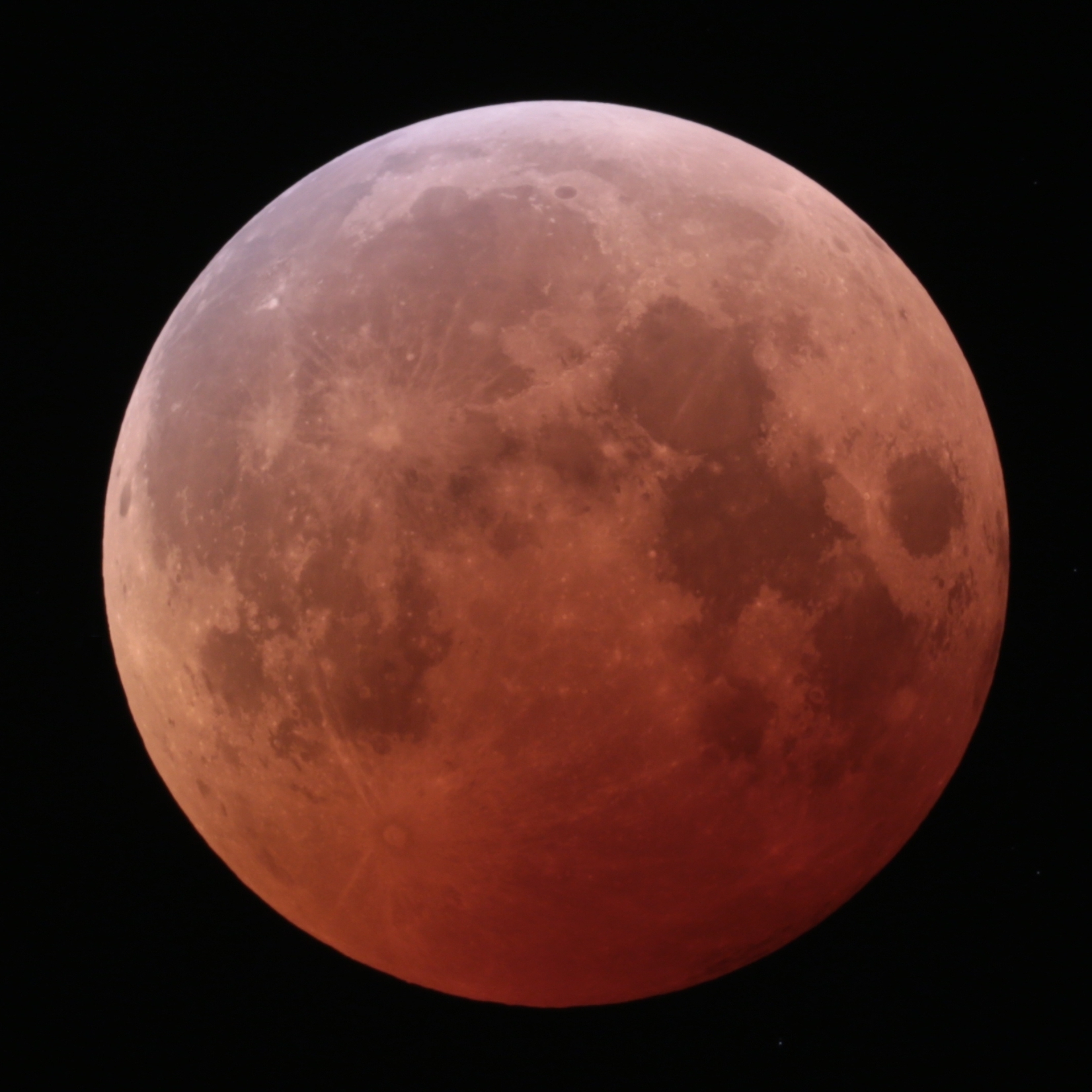 皆既月食の様子