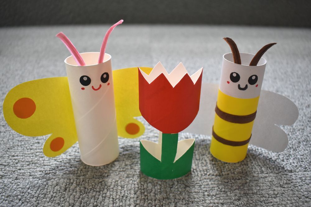 「紙筒で春のおき物作り」の工作見本写真